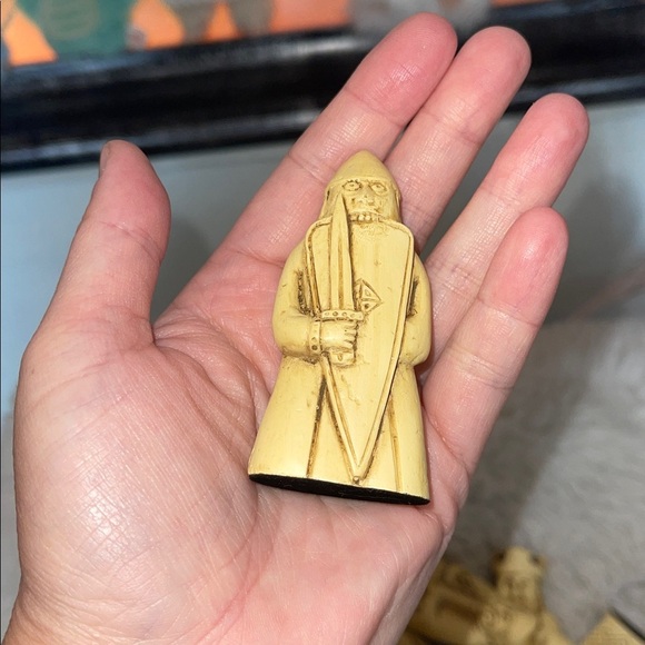 Never used but meant to look vintage Chess Piece Set in Brown and Cream - Picture 7 of 8